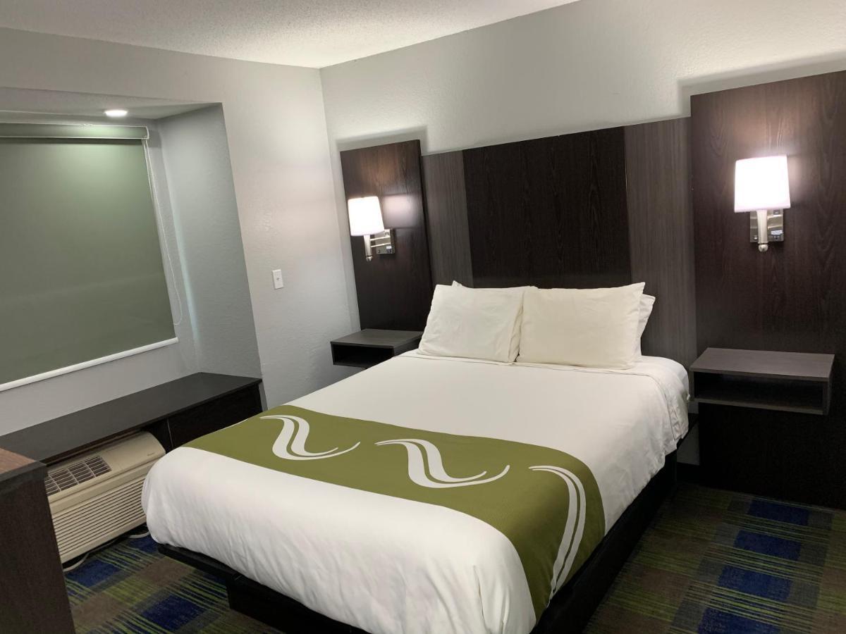 Quality Inn Owatonna Near Medical Center Екстер'єр фото